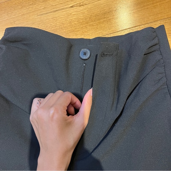 Zara Capris- Black - Picture 2 of 5